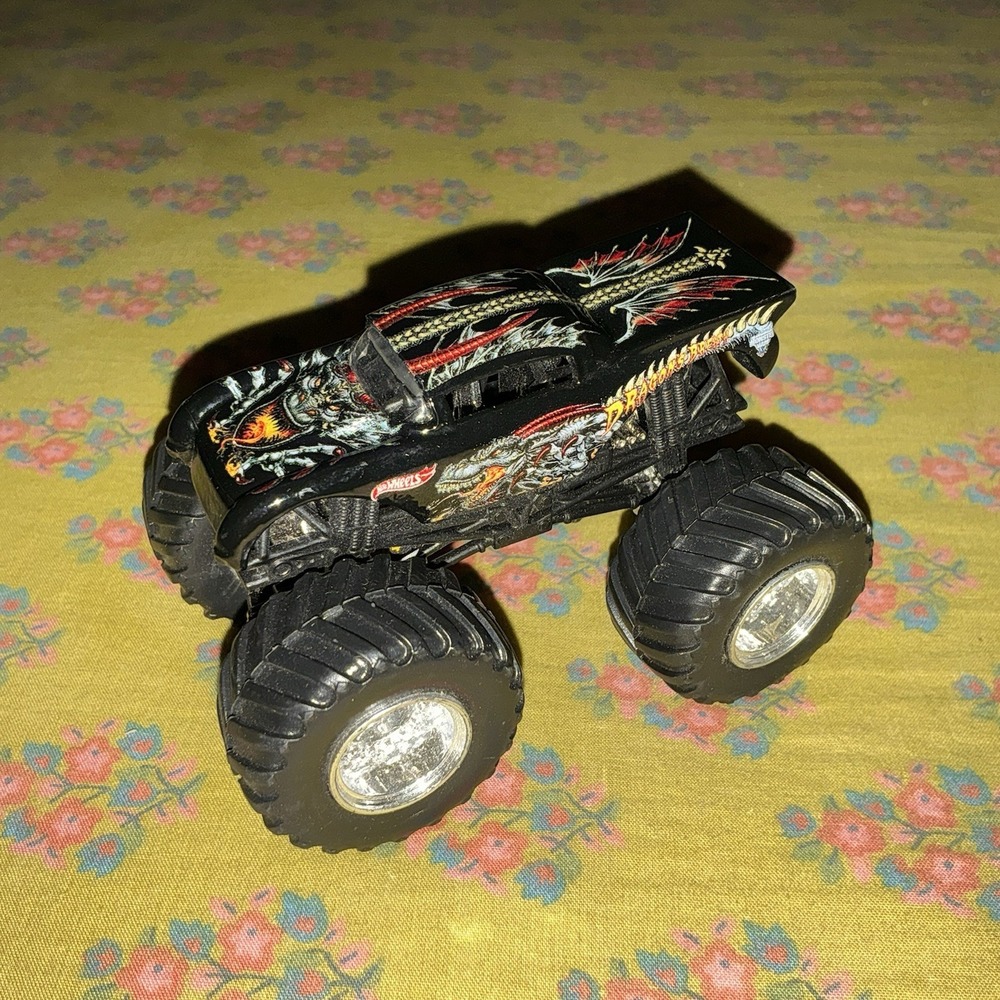 Hot‎ Wheels 4x4  Muscle Machine Monster Car Dragons Breath